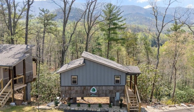 Gatlinburg 24 min with HotTub +King Bed #6