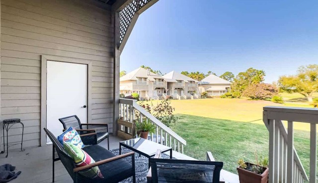Golf View Townhome Near Beach