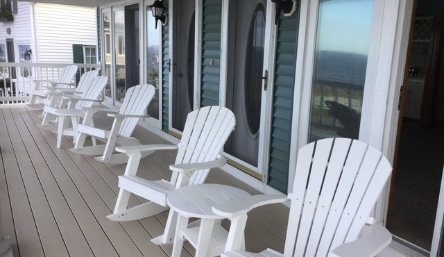 Gorgeous 6 Bedroom Ocean Front Home steps from Short Sands in York