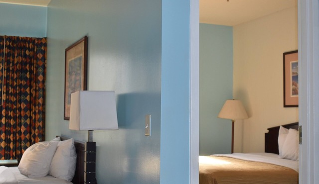 GUEST COTTAGES & SUITES
