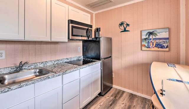 Gulf Shores Escape w/Grill, 4 Mi to Beach!