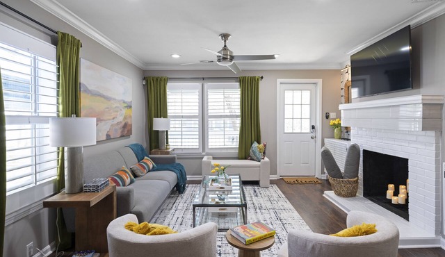 Hapeville Haven is just 7 mins from Hartsfield Jackson International Airport.