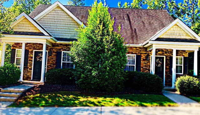 High Point 301 2BR/2BA Condo Near University of Georgia Football & DT Athens GA