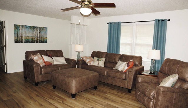Holiday Haven for Vacation 3 bdrm K, Q, Tw 2 bds sleeps 6 to 7