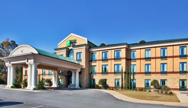 Holiday Inn Express & Suites Macon - I-475 by IHG