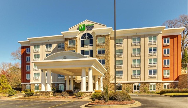 Holiday Inn Express & Suites Columbus - Ft Benning Maingate by IHG