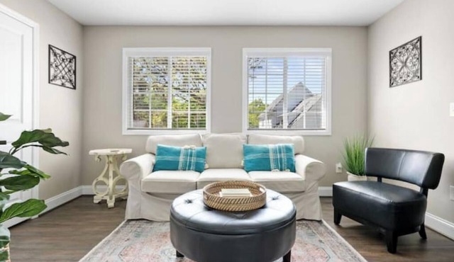 Homey Place A Short Drive to Downtown & the Beach