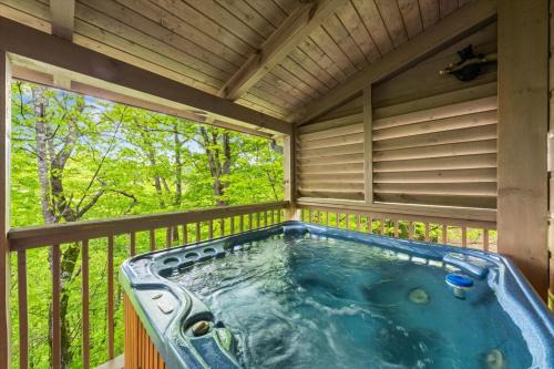 Honey Pine Lodge Sweet Stays Among the Pines