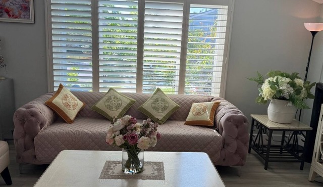 Huntington Beach Retreat. Near Beach, Dining, Family Fun & Relaxation