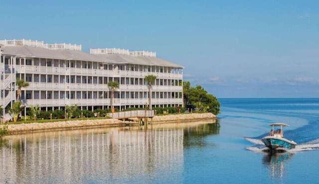 Hyatt Beach House - 2 Bedroom Waterfront Condo