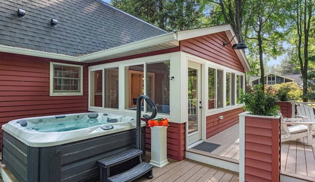 Juniper Presents: Lake Escape - Hot Tub, Grill & Firepit Fun