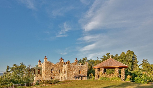 Kimball Castle Legacy/Lake Views/Near Gunstock in Gilford