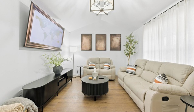 KingBeds+Base10min+Hwy84+ChefKitchen+Spa Showers