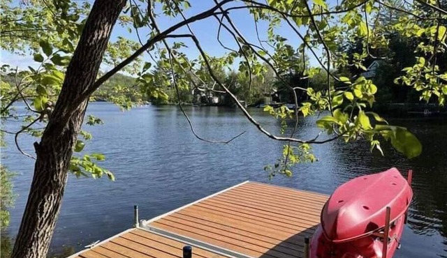 La P'tit Baie-Waterfront-Petit Lac Brompton in Saint-Denis-de-Brompton