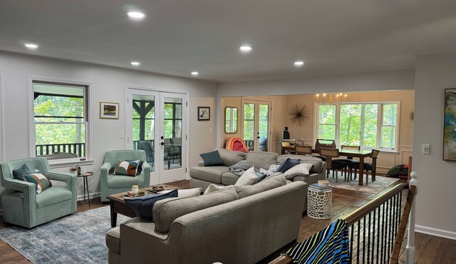 Lake front home for the whole family sleeps12 in Flowery Branch