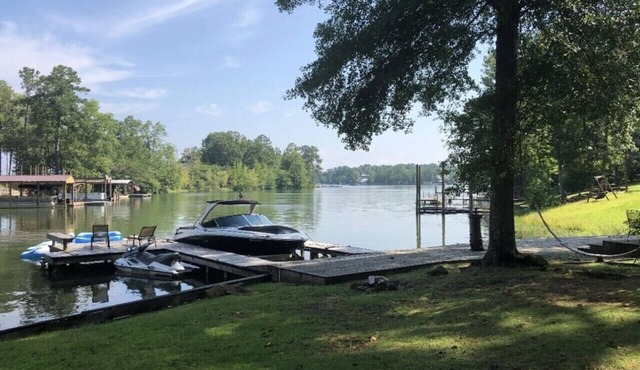 Lake Martin Waterfront Family Home w/Dock