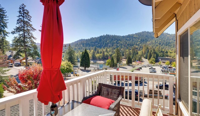 Lake & Mountain-View Home: Walk to Downtown! in Crestline