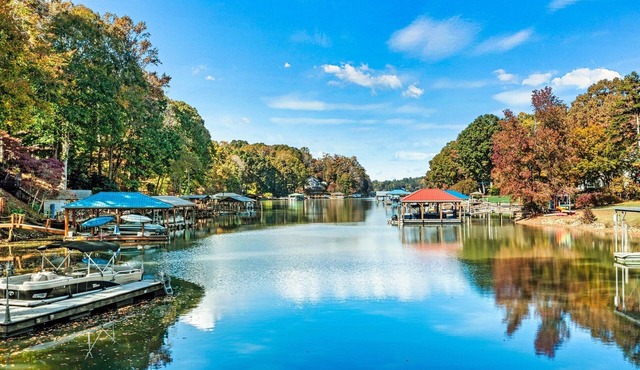 Lake Norman Lakeside Retreat with Optional Pontoon Rental