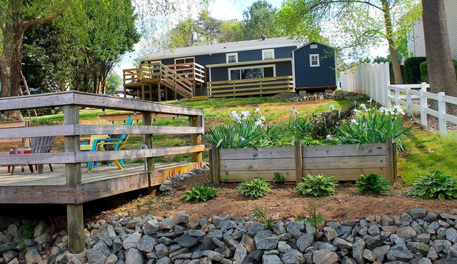 Lake Norman Waterfront 3BR Cottage w/Boat Rental & Private Dock
