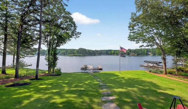 Lakefront Retreat | Lake Oconee | Boat & Jet Skis