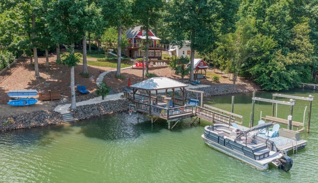 Lakefront Vacation Oasis w/Hot Tub, Beach, Pets OK
