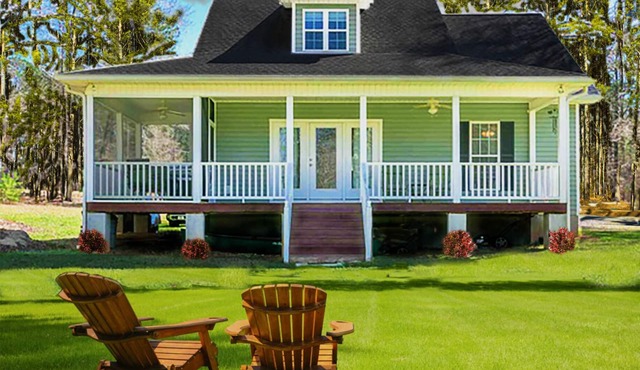 LAKESIDE BLISS @ LAKE SINCLAIR: Cozy QUIET Home with Pickleball Courts in Back!