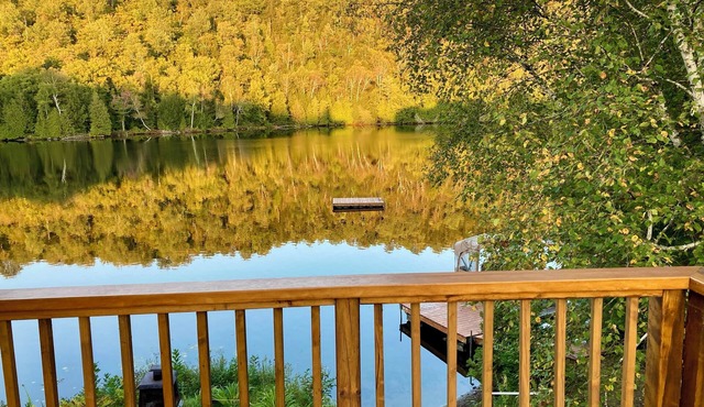Lakeside Laurentian retreat in Harrington