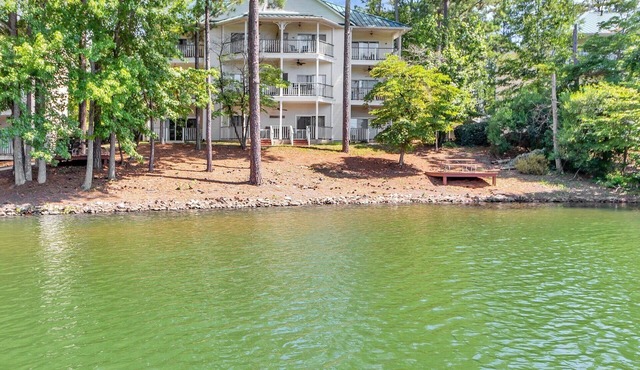 Lakeside View: StillWaters Condo, Lake View, Local Pool, Boat Slip, 1 BDR, 1 BTH