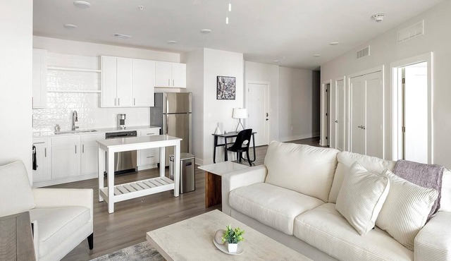 Landing | Amazing 1BD, Pool, Courtyard