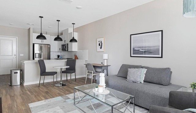 Landing | Beautiful 1BD, Pool, Gym