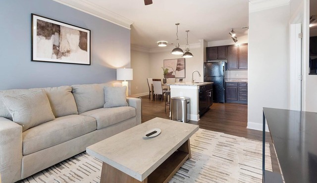 Landing | Beautiful 2BD, Gym, Pool