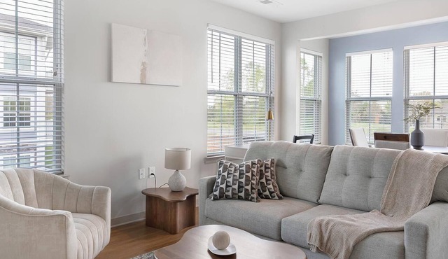Landing | Beautiful 2BD, Gym, Clubhouse in Murfreesboro