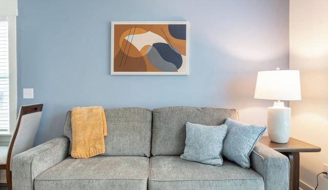 Landing | Chic 1BD, Clubhouse, Pool