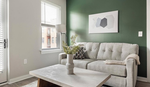 Landing | Chic 2BD in Downtown