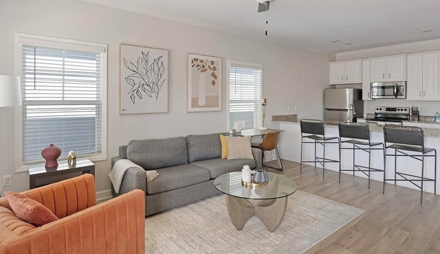 Landing | Chic 2BD, Pool, Courtyard