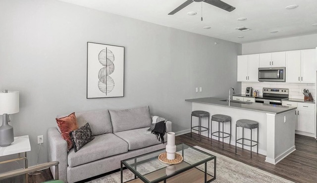 Landing | Incredible 1BD, Gym, Pool