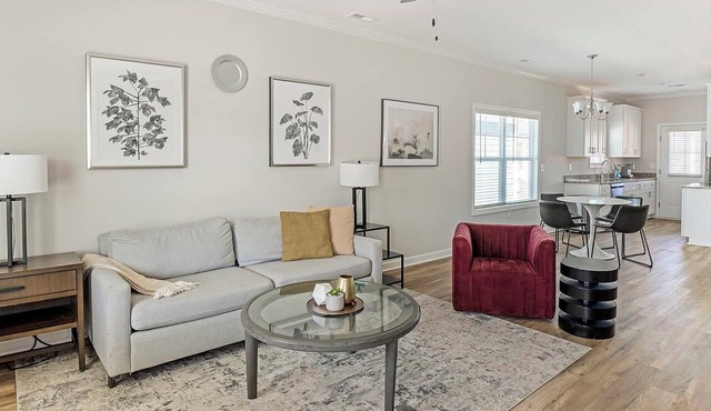 Landing | Incredible 2BD, Pool, Clubhouse