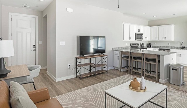 Landing | Modern 1BD, Gym, Clubhouse