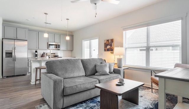 Landing | Modern 2BD, Gym, Pool