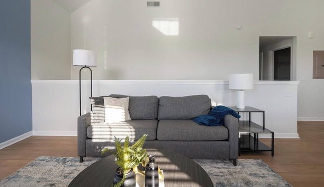 Landing | Spectacular 1BD, Clubhouse, Pool
