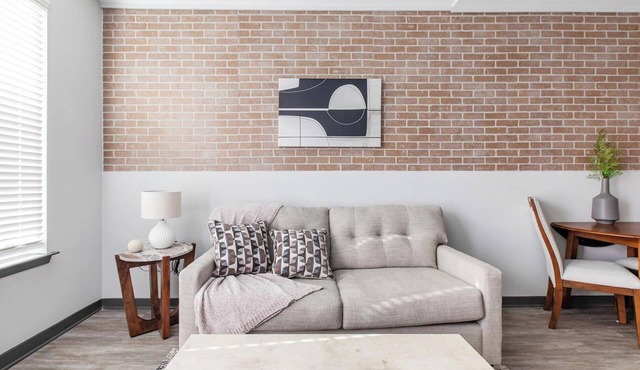 Landing | Spectacular 1BD, Pool, Gym