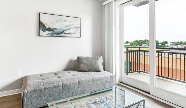 Landing | Spectacular 1BD, Courtyard, Clubhouse
