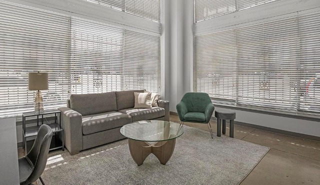 Landing Stunning 1BD Gym