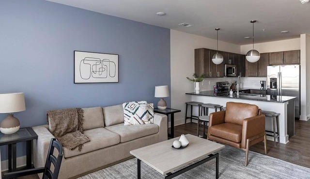 Landing | Stunning 1BD, Gym, Pool