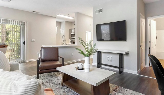 Landing | Stunning 2BD, Gym, Clubhouse
