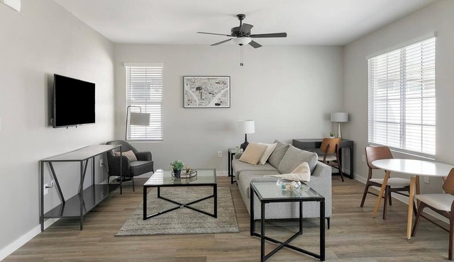 Landing | Stunning 2BD, Gym, Courtyard