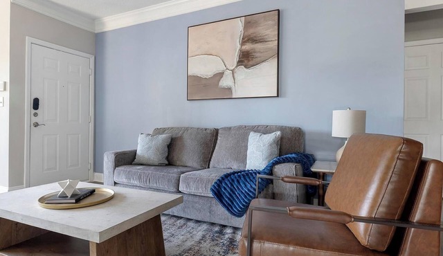 Landing | Stunning 2BD, Pool, Gym