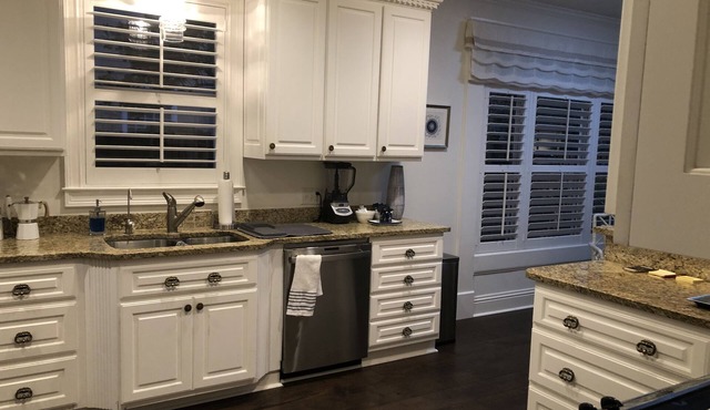 Large Family Friendly House 10 minutes from the beach