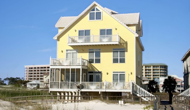 Large, Gulf- Front Beach House With Community Pool