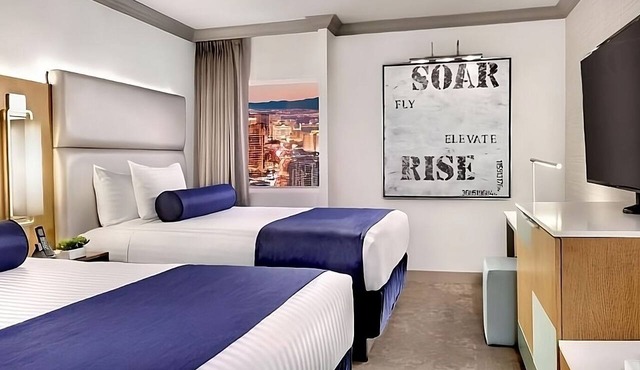 Las Vegas Dream! 2 Modern Units, Pool, Onsite Casino, Onsite Parking! in Las Vegas